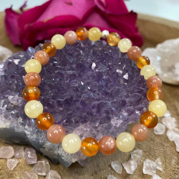Perlenarmband -Lebensfreude - Calcit, Sonnenstein & Karneol von helaing_with_sparkle von Fenja Schuerer