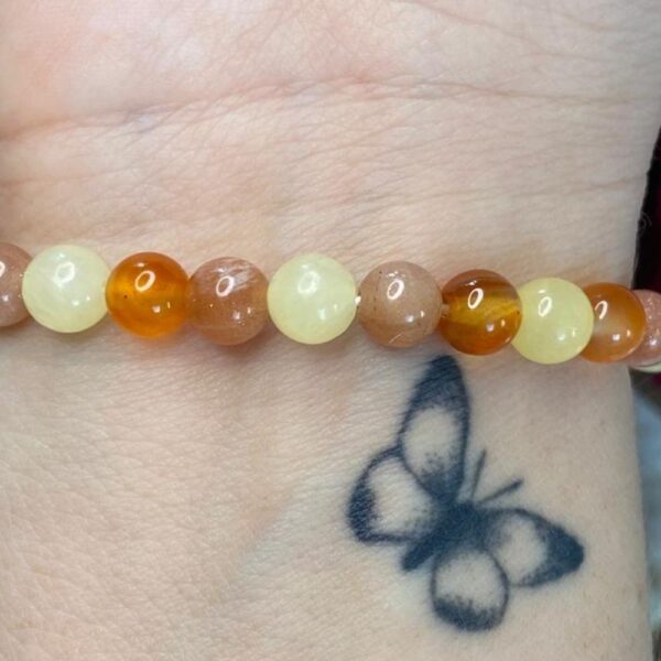 Perlenarmband -Lebensfreude - Calcit, Sonnenstein & Karneol von helaing_with_sparkle von Fenja Schuerer