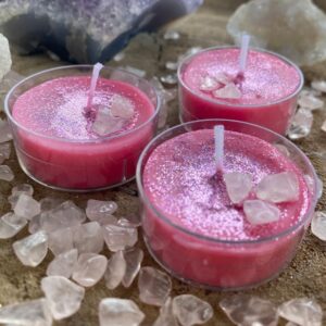 Duftkerze-Aphrodite mit Rosenquarz und Glitzer von healing_with_sparkle - fenja schuerer